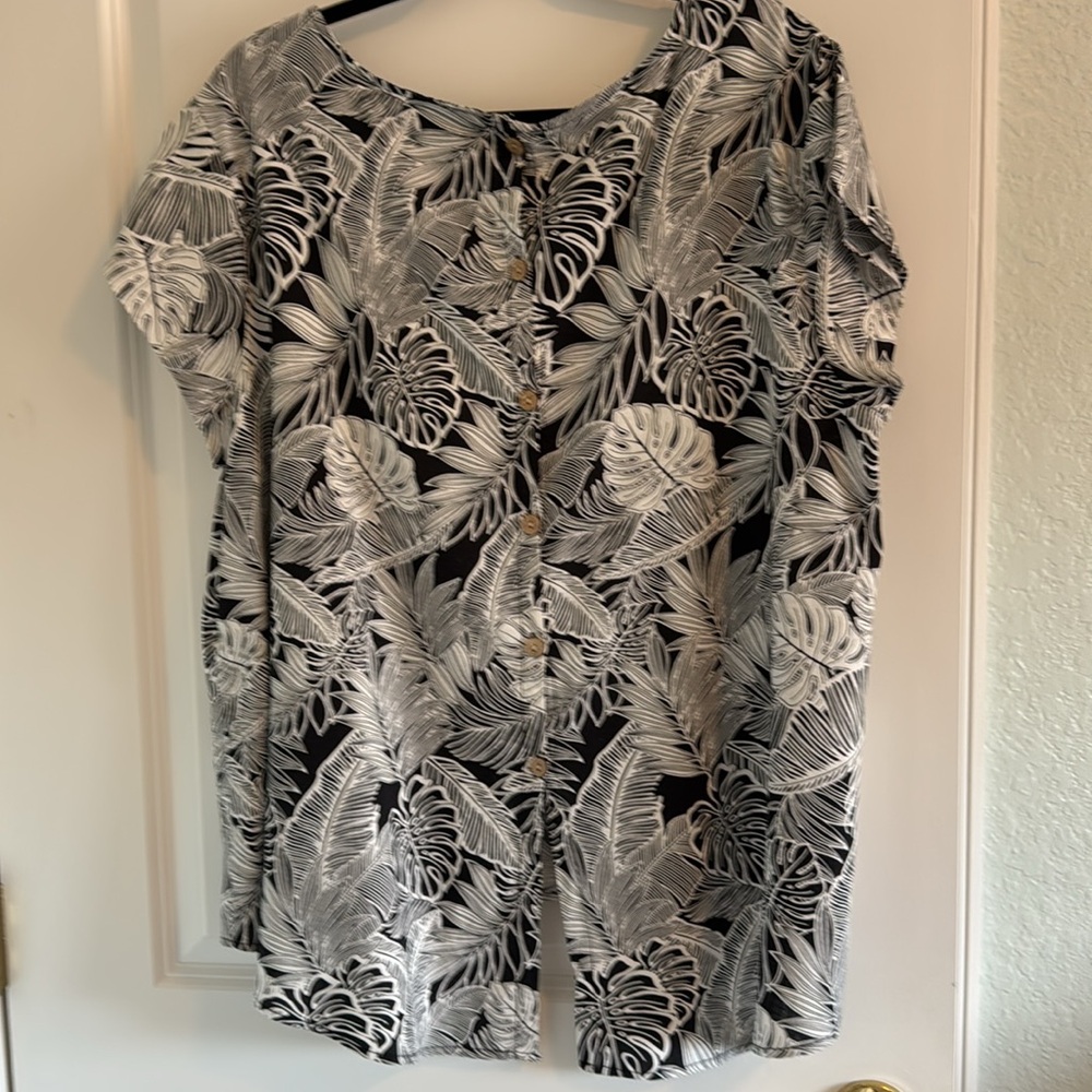 Tropical Jones & Co black and white top - Picture 5 of 10